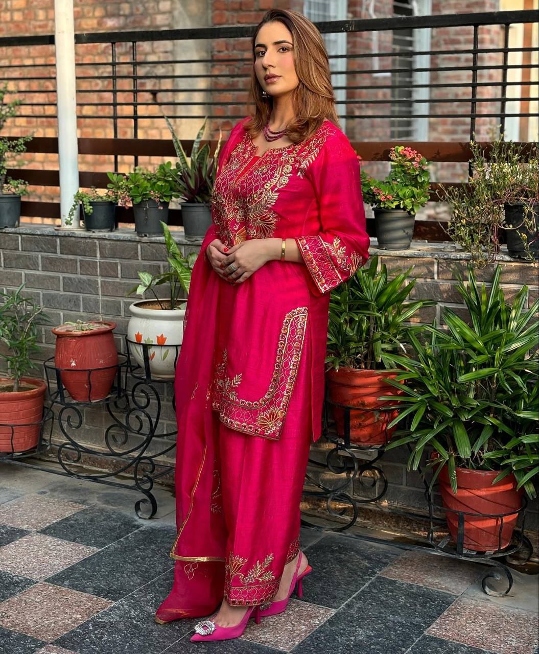 Enchanted Allure: Stunning Pink Salwar Suit for Sophisticated Women