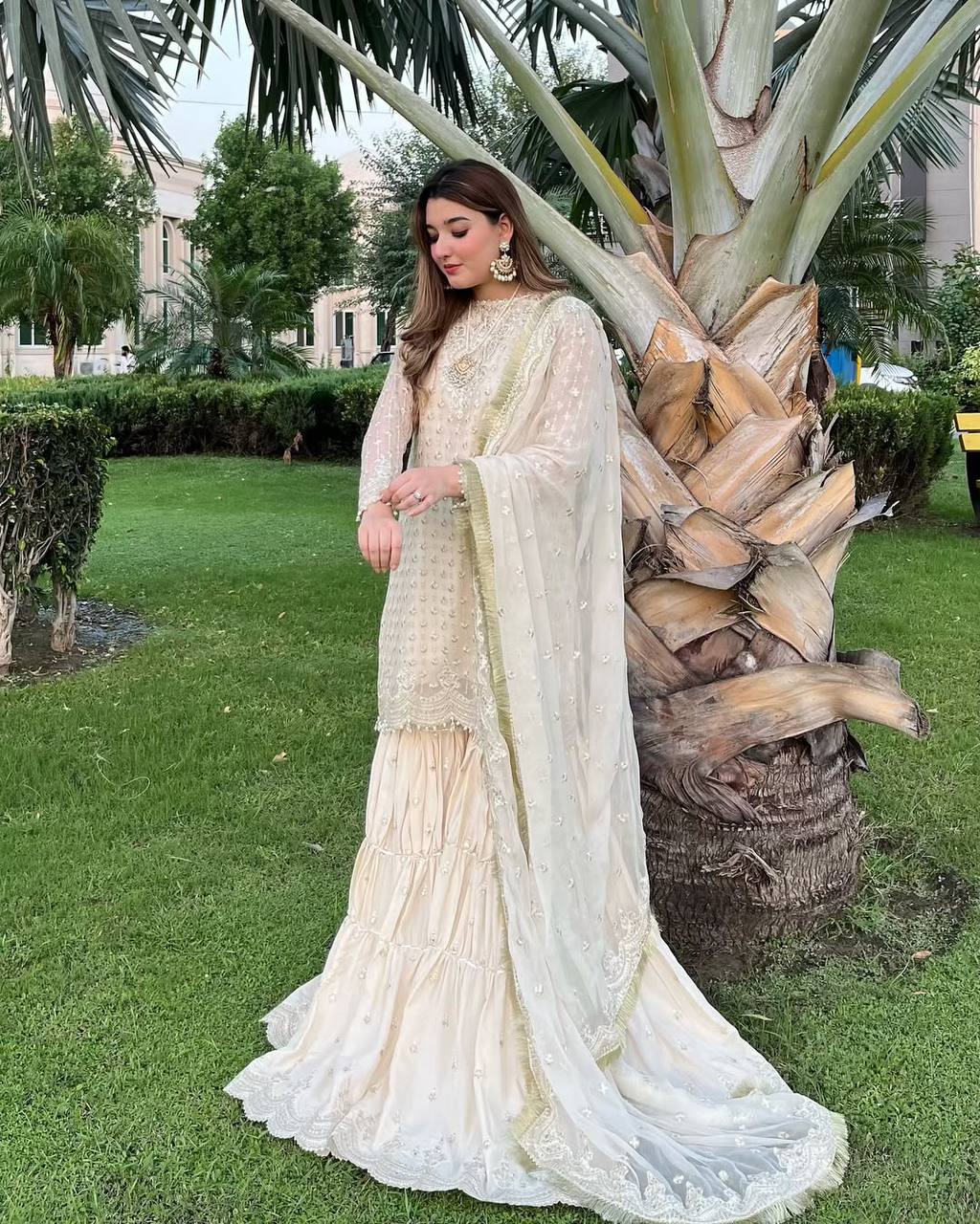 Enchanting Dreams: Kareena Kapoor's Latest Photoshoot Exudes Timeless Glamour