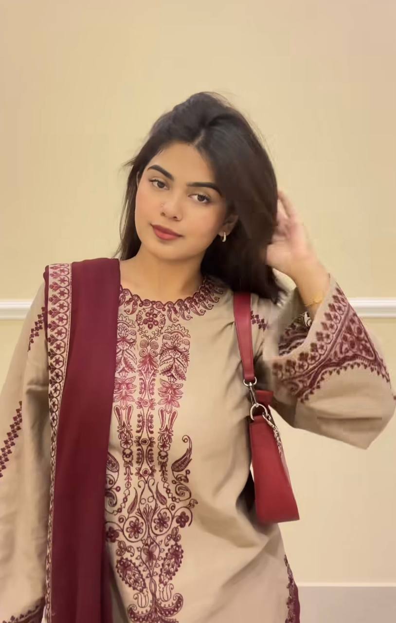 Elegant Maroon and Brown Embroidered Kurta for Timeless Sophistication