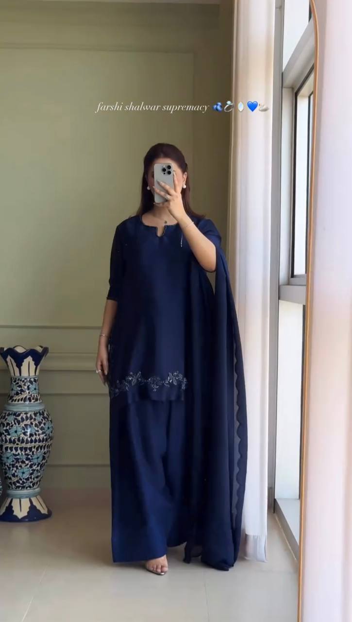 Timeless Glamour: The Art of Self-Expression in Blue Elegance