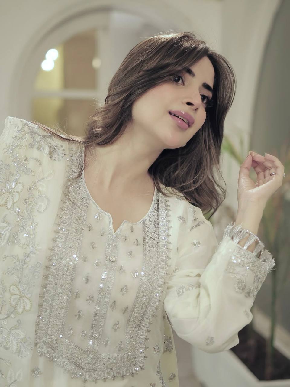 Exquisite Elegance: Sara Khan's White Embroidered Suit Collection Unveiled