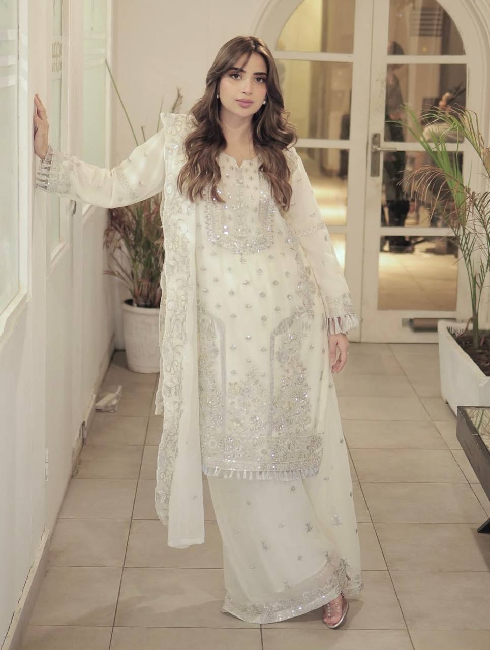 Exquisite Elegance: Sara Khan's White Embroidered Suit Collection Unveiled
