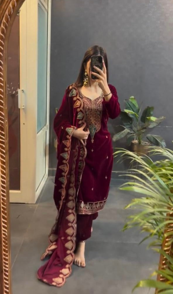 Velvet Kurta for Majestic Ethnic Looks