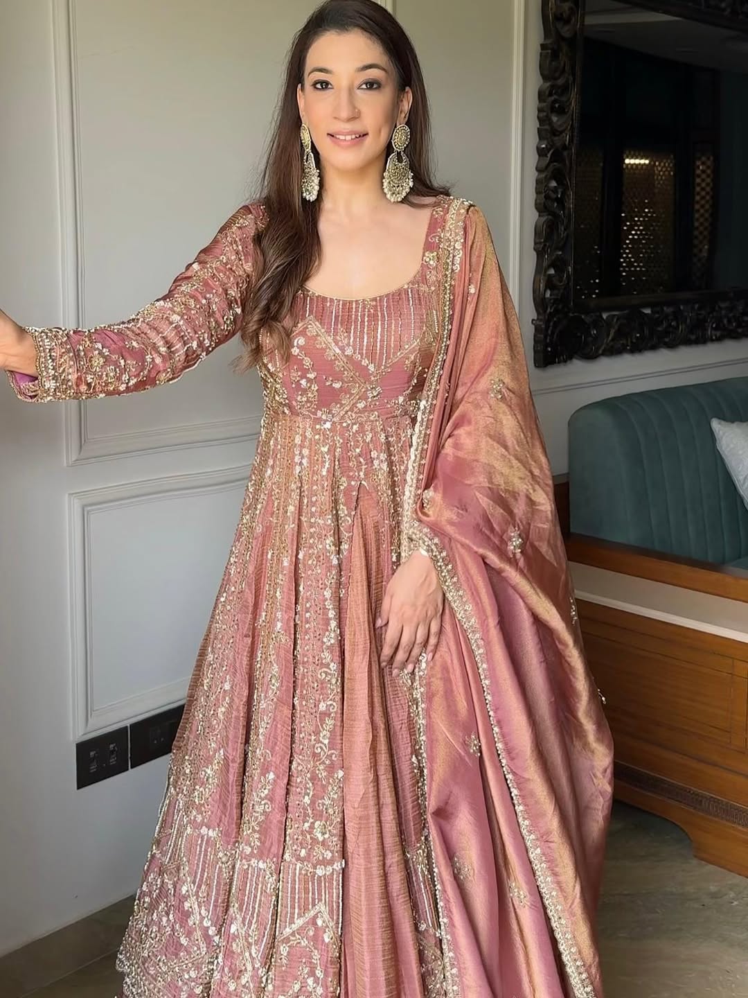 aishwarya rai in pink anarkali dress This pink Cannes moment by Aishwarya Rai Bachchan is literally living rent free in everyones mind , #aishwaryaraimosticoniclook #cannes2026 #cannesmostviralcelebrity #trendingnow , Aishwarya Rai