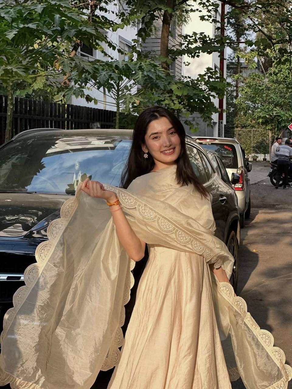 Elegance in Cream: A Street Style Statement