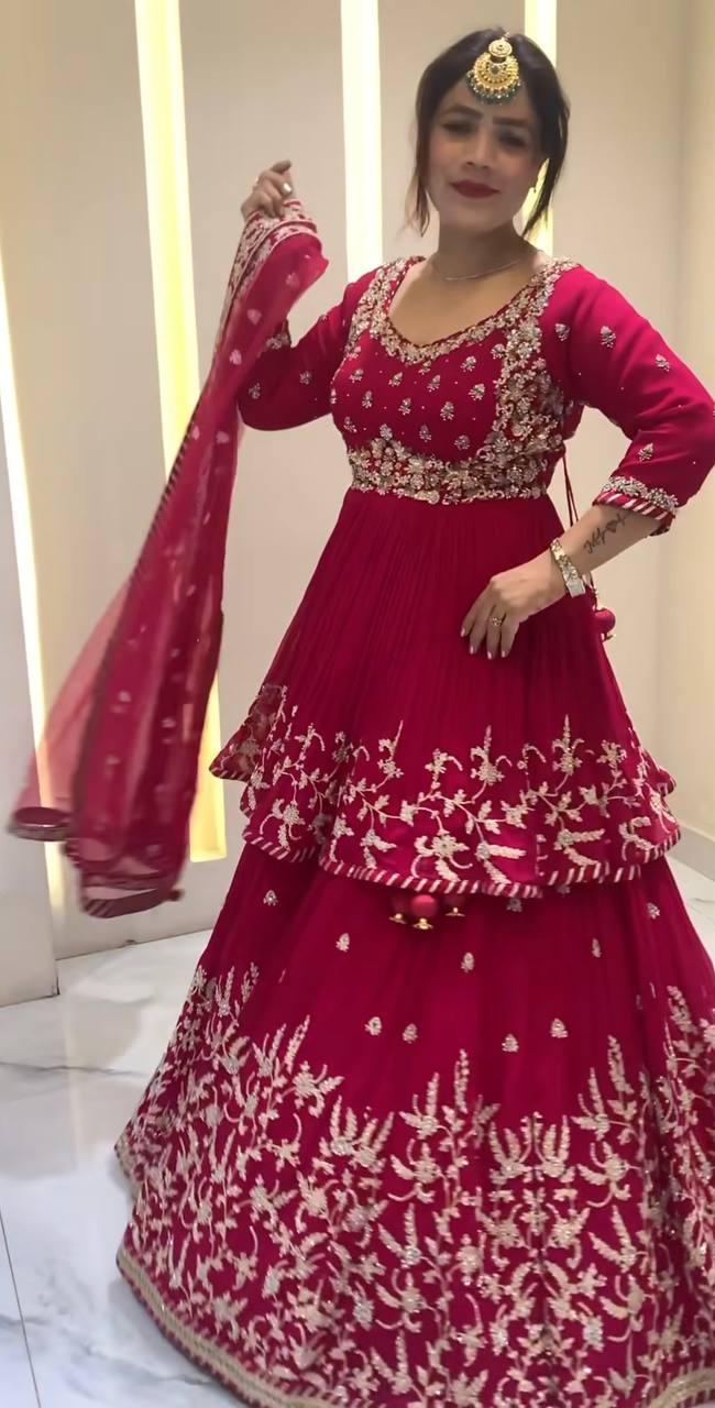 Scarlet Splendor: Embrace the Essence of Traditional Glamour