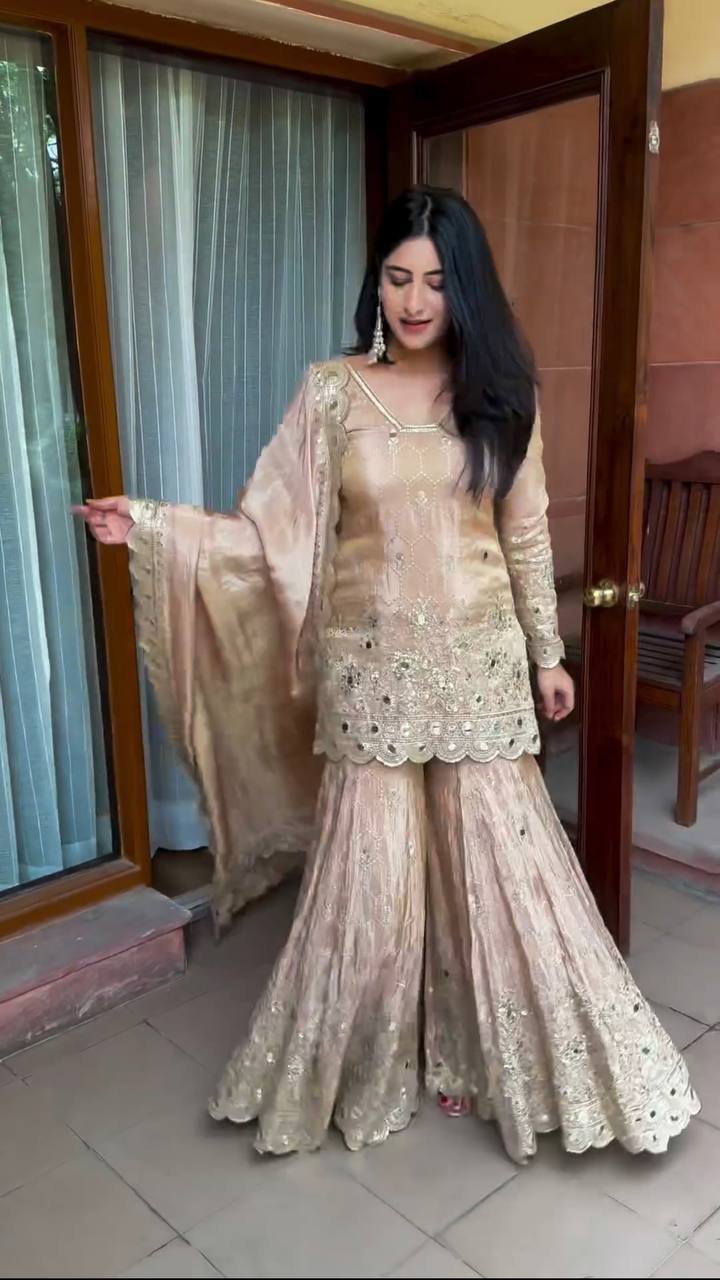 Luxe Allure: A Vision of Gold and Serenity