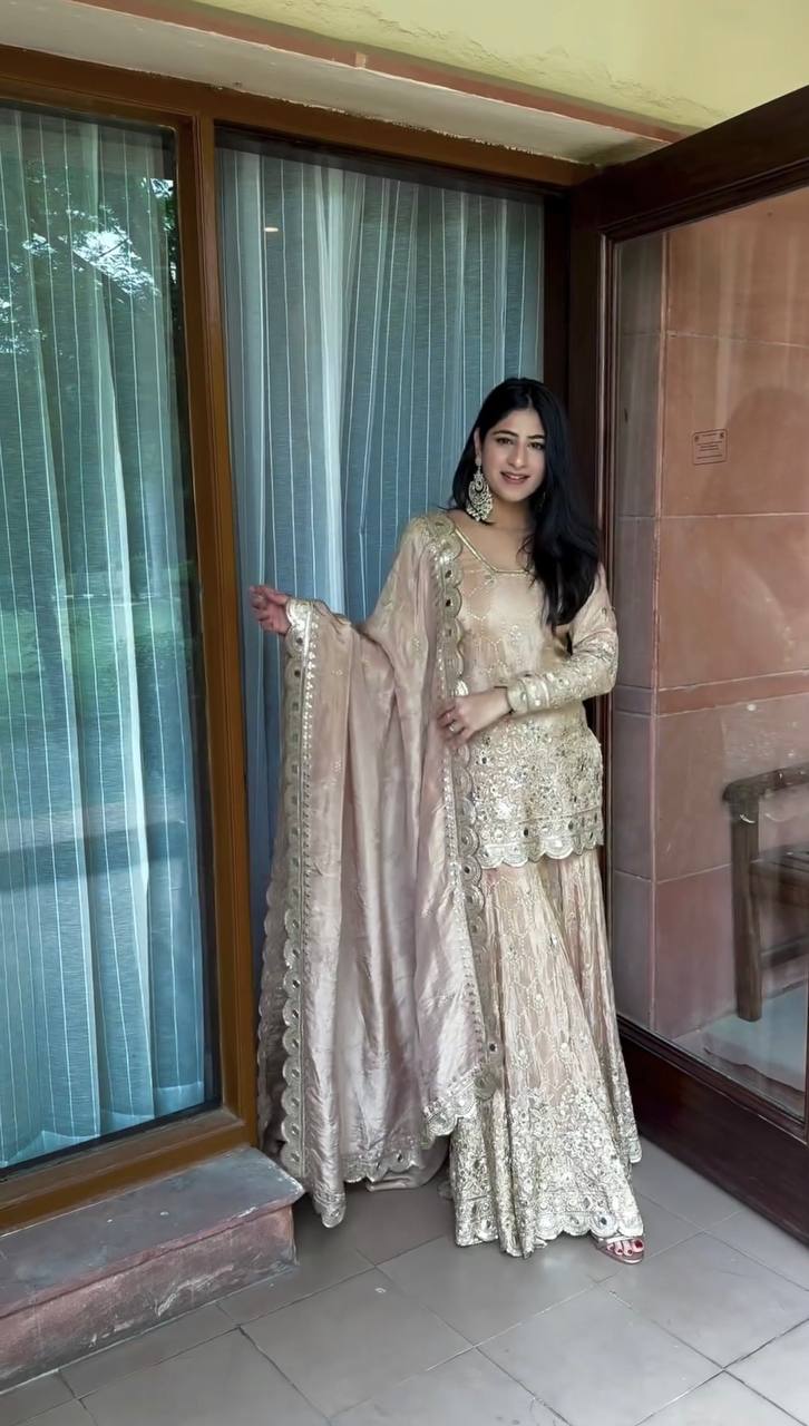 Luxe Allure: A Vision of Gold and Serenity