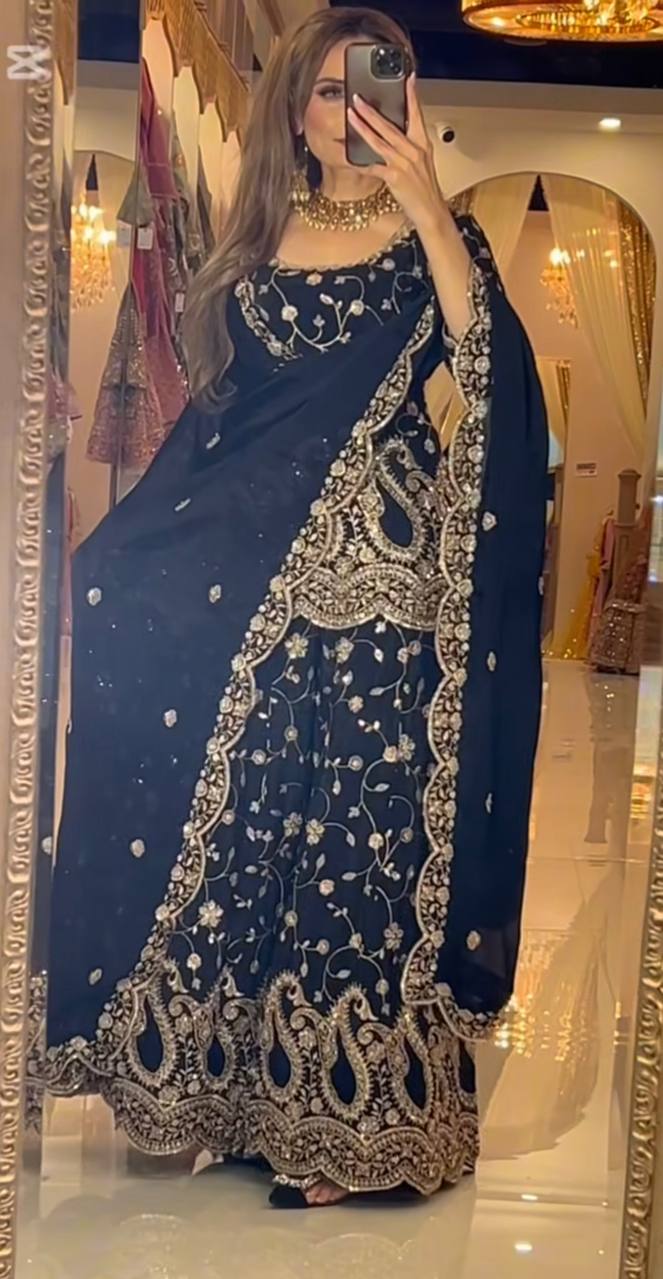 Glamorous Selfie Moments in Black and Gold