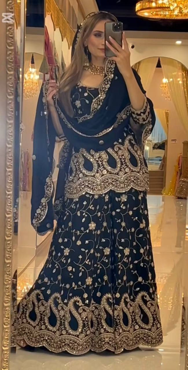 Glamorous Selfie Moments in Black and Gold