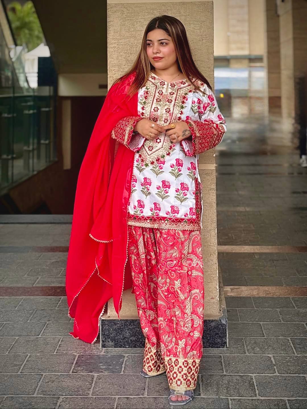 "Rosy Glow Ethnic Set – Sophisticated & Stylish"