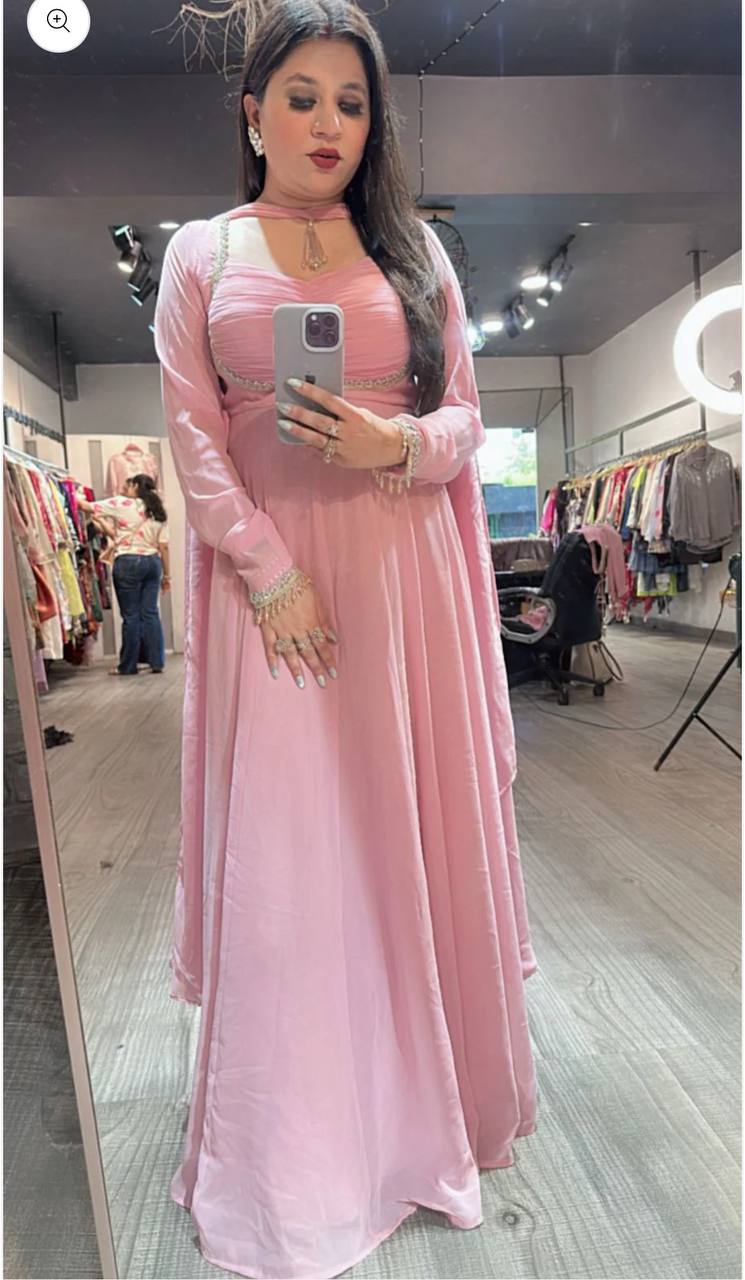 Capturing Elegance: A Selfie in Pink Glamour