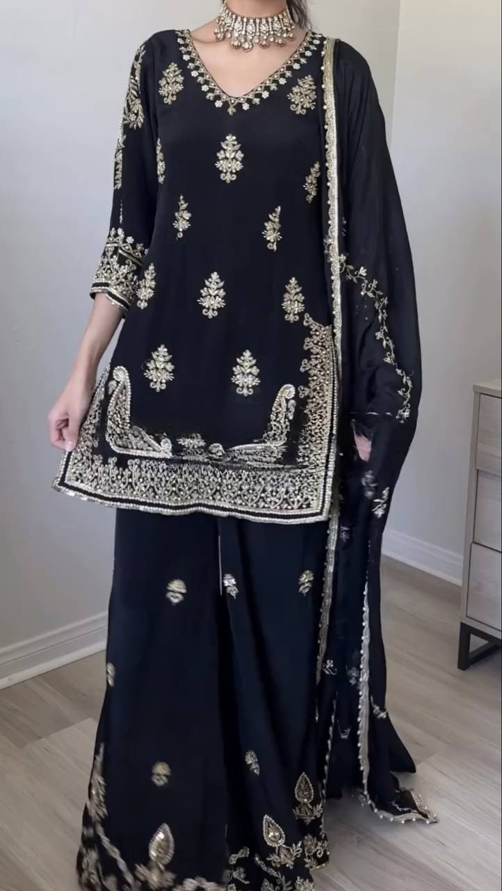 Exquisite Black Embroidered Lehenga Set for Elegant Occasions