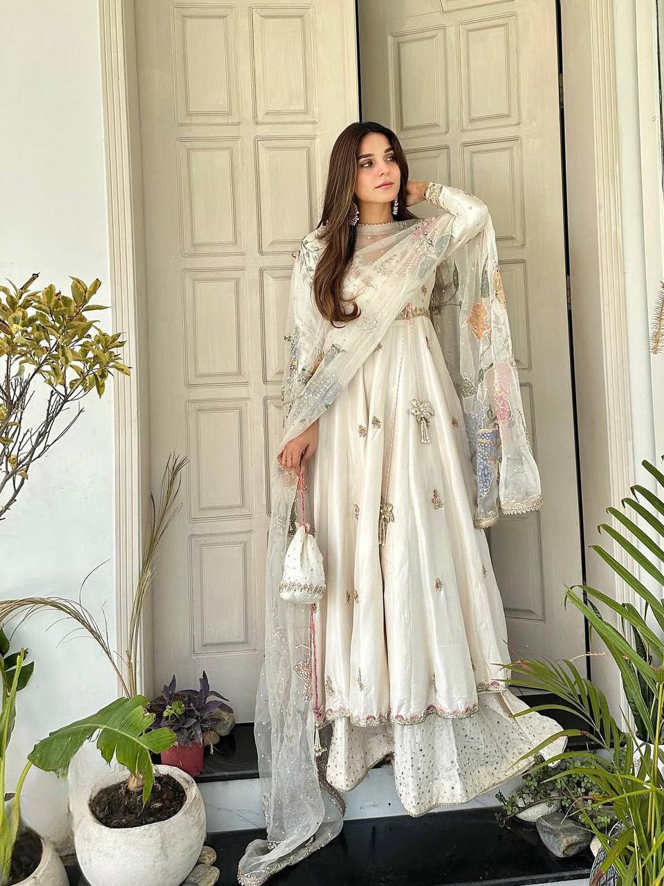 Kareena Kapoor: Unveiling Glamour in Style