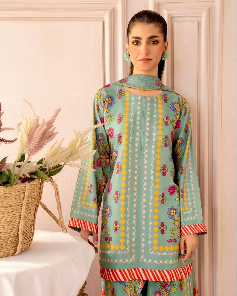 Summer Elegance: The Luxe Green and Pink Printed Suit Delight