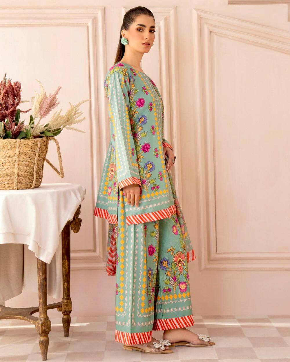 Summer Elegance: The Luxe Green and Pink Printed Suit Delight