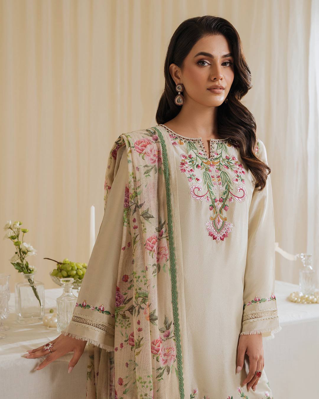 Timeless Allure: The Perfect Harmony of White and Pink