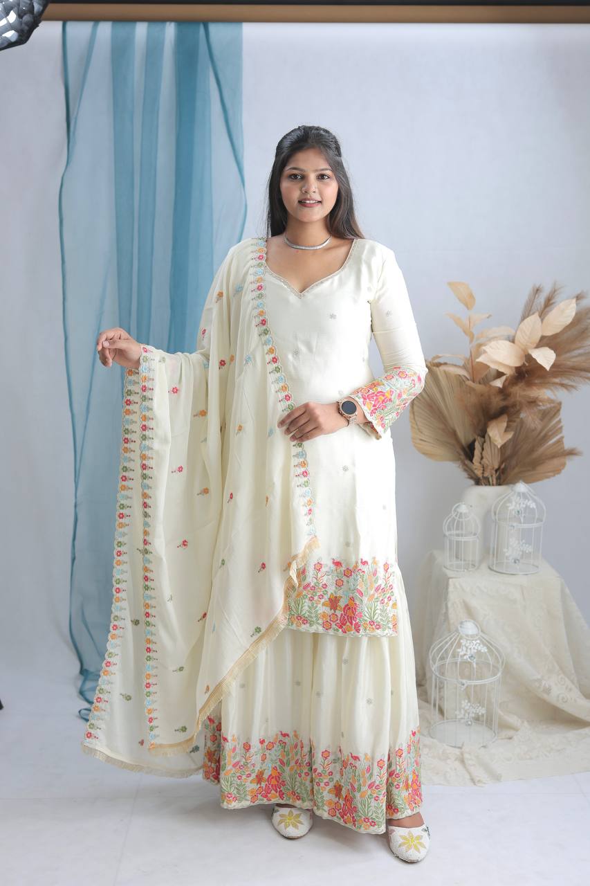 Luxe Floral Fusion: Exquisite Dupatta with Elegant Suit