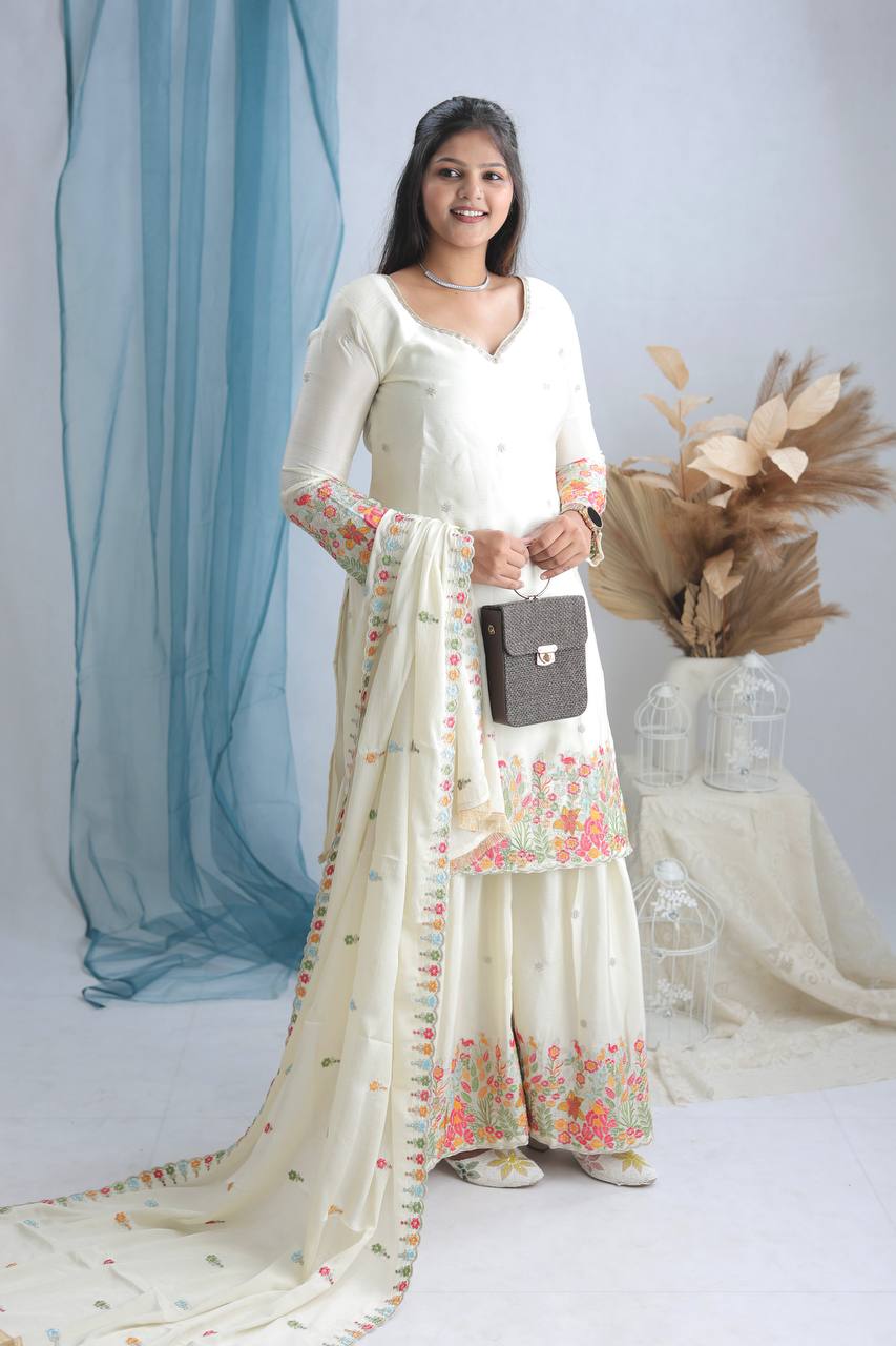 Luxe Floral Fusion: Exquisite Dupatta with Elegant Suit